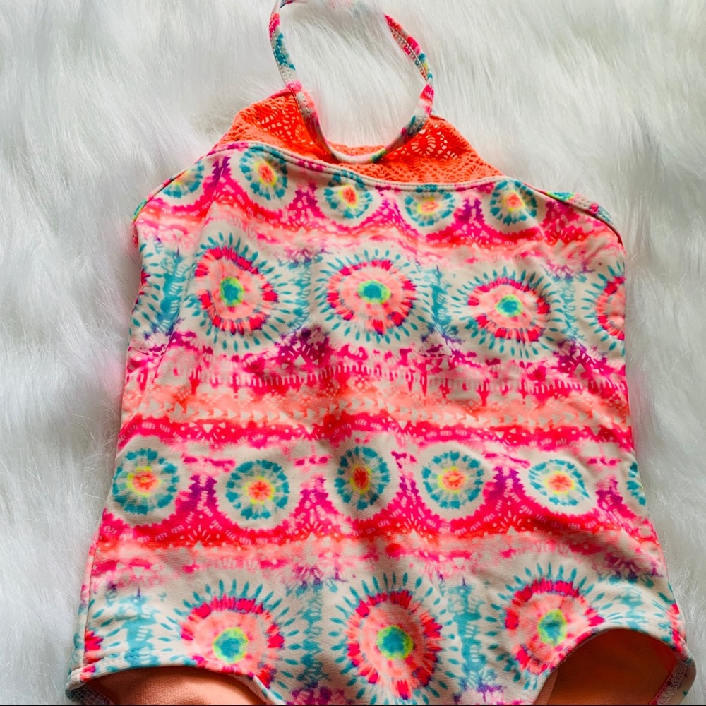 Girls size 6 one piece swimsuit